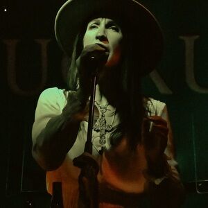 Meet your Posher, Desiree